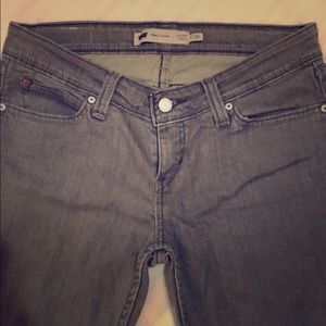 Grey Demi curve Levi’s short length